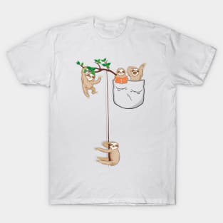 happy sloth family Habitat in Pocket T-Shirt